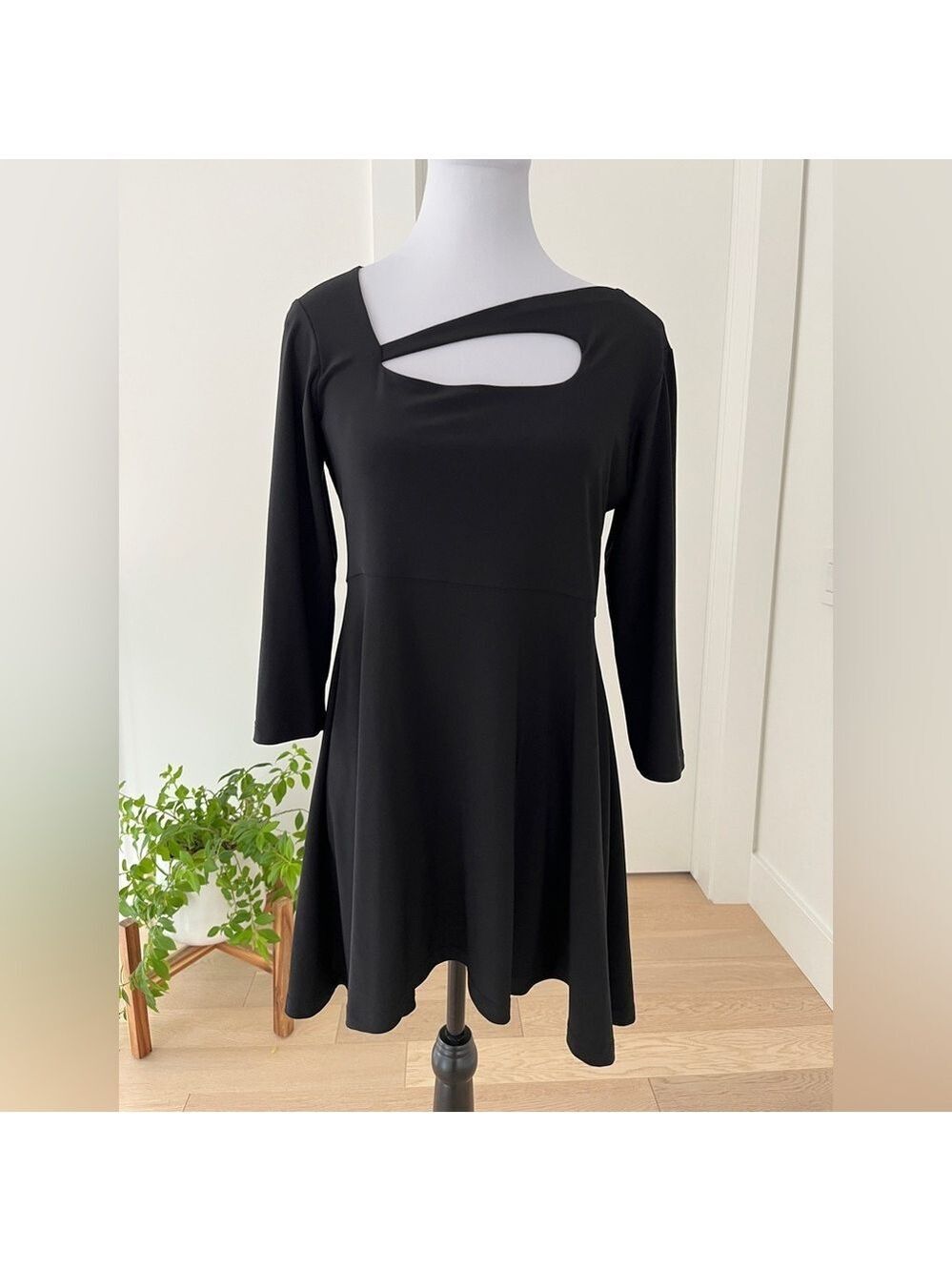 SYMPLI Canada Swing Tunic Dress High Low Hem Cut Out Detail Jersey Travel Chic